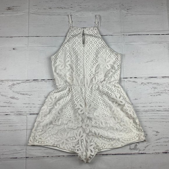 As U Wish womens jrs 9 white floral lace sleeveless one piece shorts romper - Picture 2 of 7